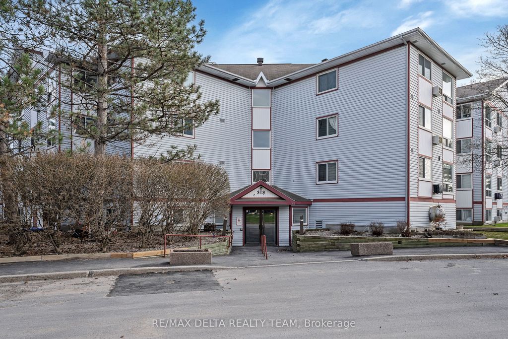 Photo of 318 LORRY GREENBERG Drive #119, Hunt Club - South Keys and Area, ON K1T 2R5 (MLS # X13038620)