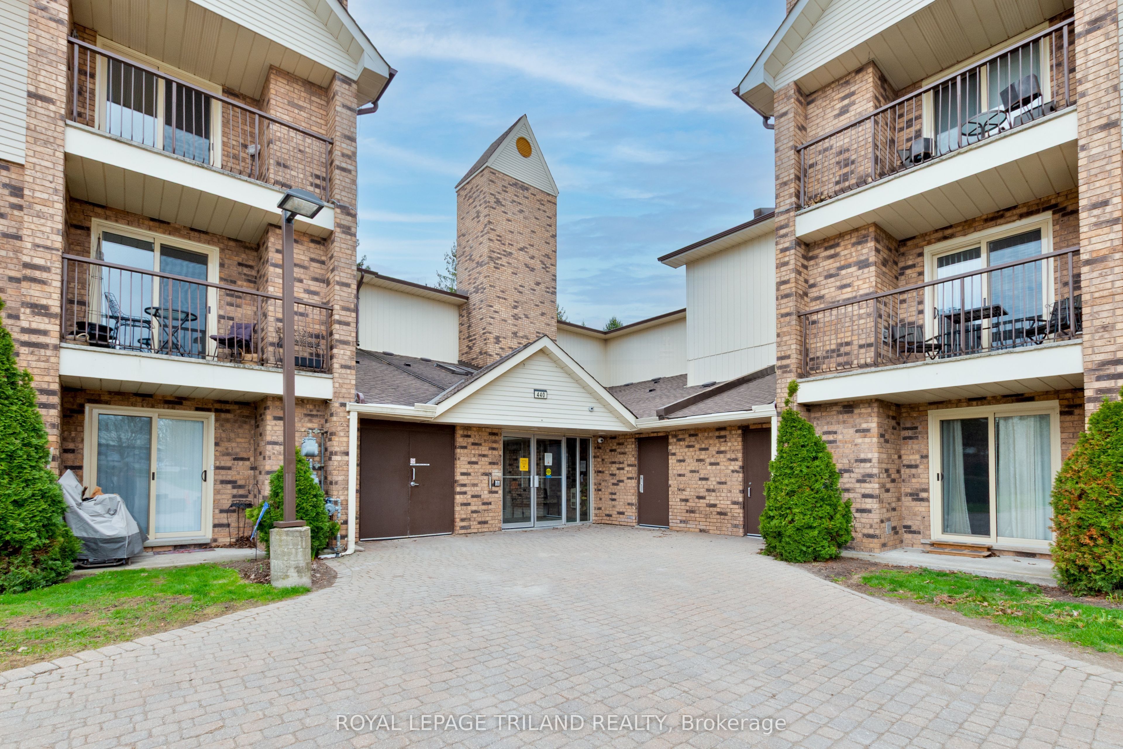 440 Wellington Street 123
