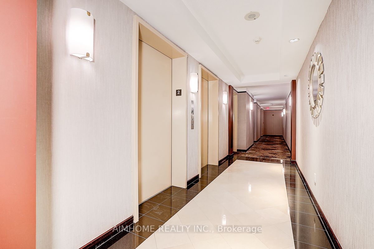 2111 lake shore Boulevard W 214