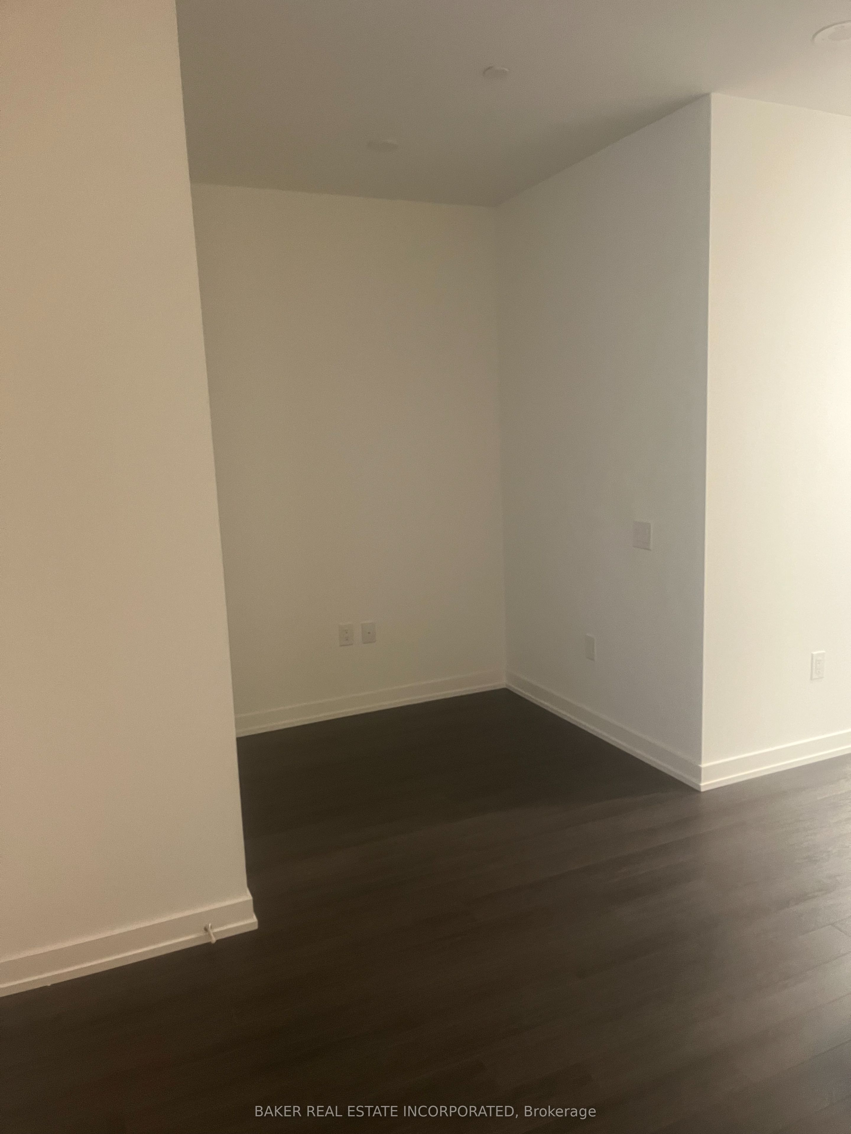4010 Eglinton Avenue W 411