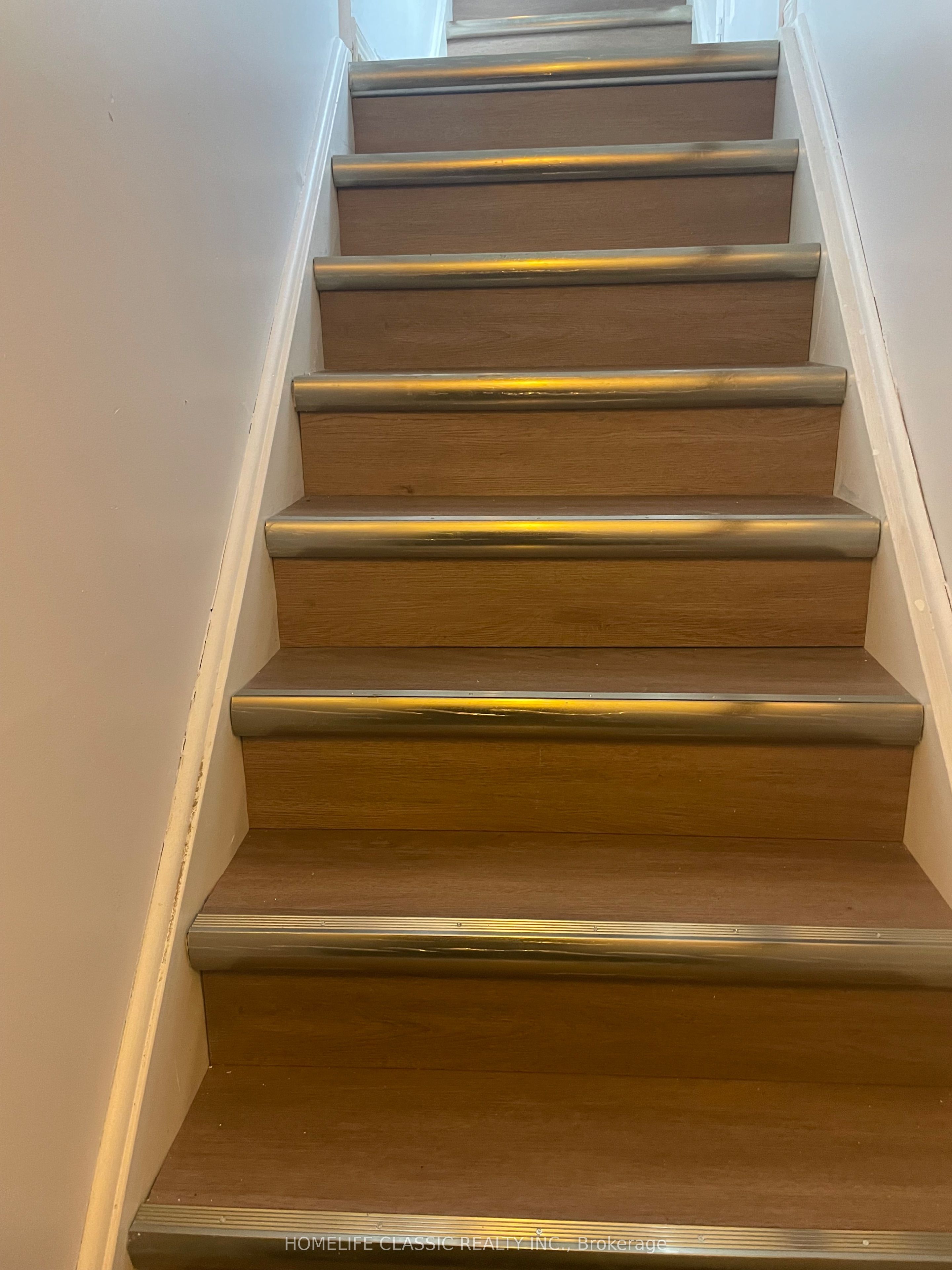 102 Church Street S lower