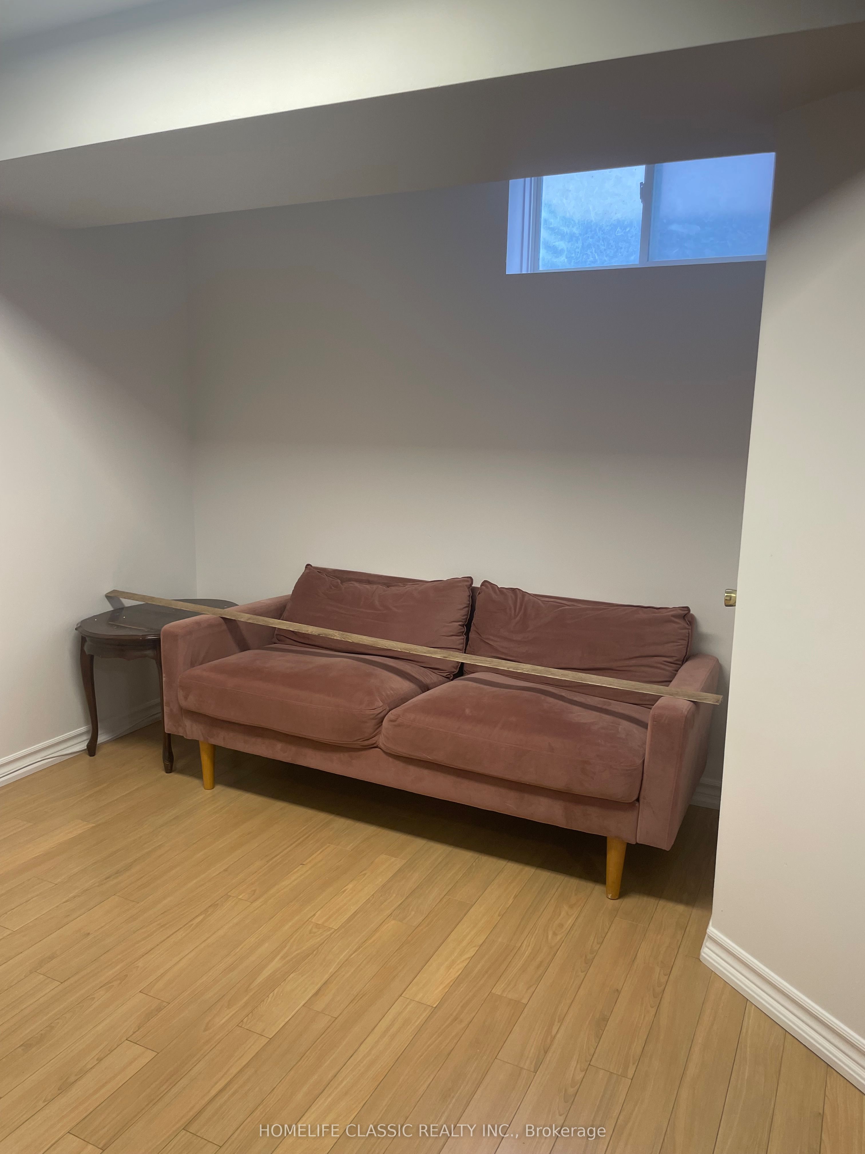 102 Church Street S lower