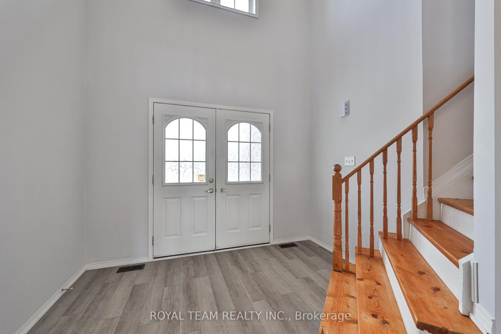 Photo of 186 Madelaine Drive, Barrie, ON L4N 0S7 (MLS # S12957650)