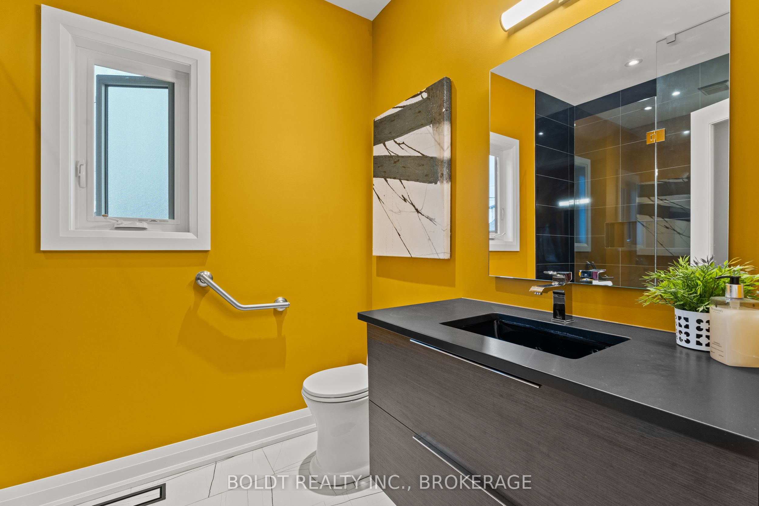 1074B Vansickle Road N