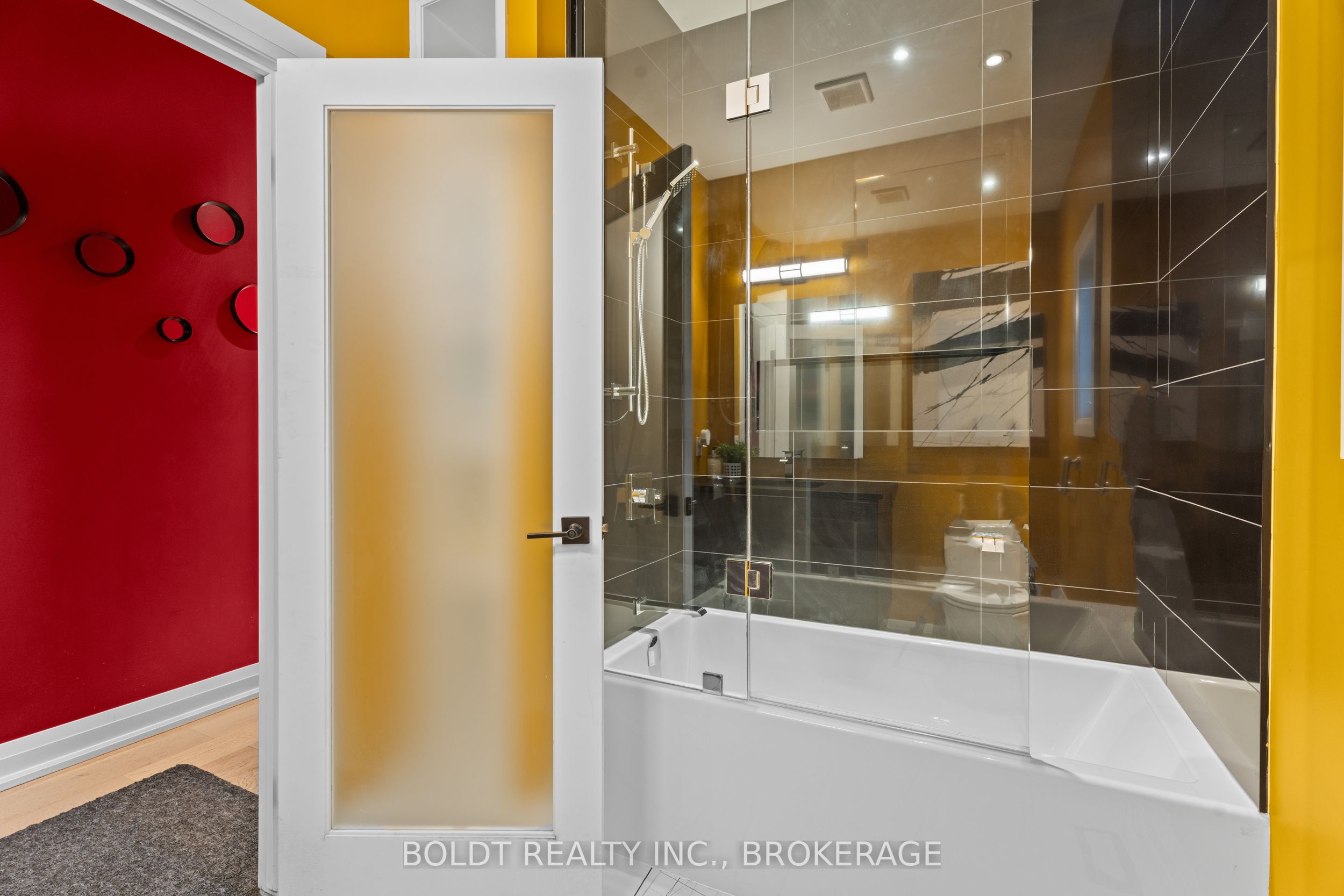 1074B Vansickle Road N