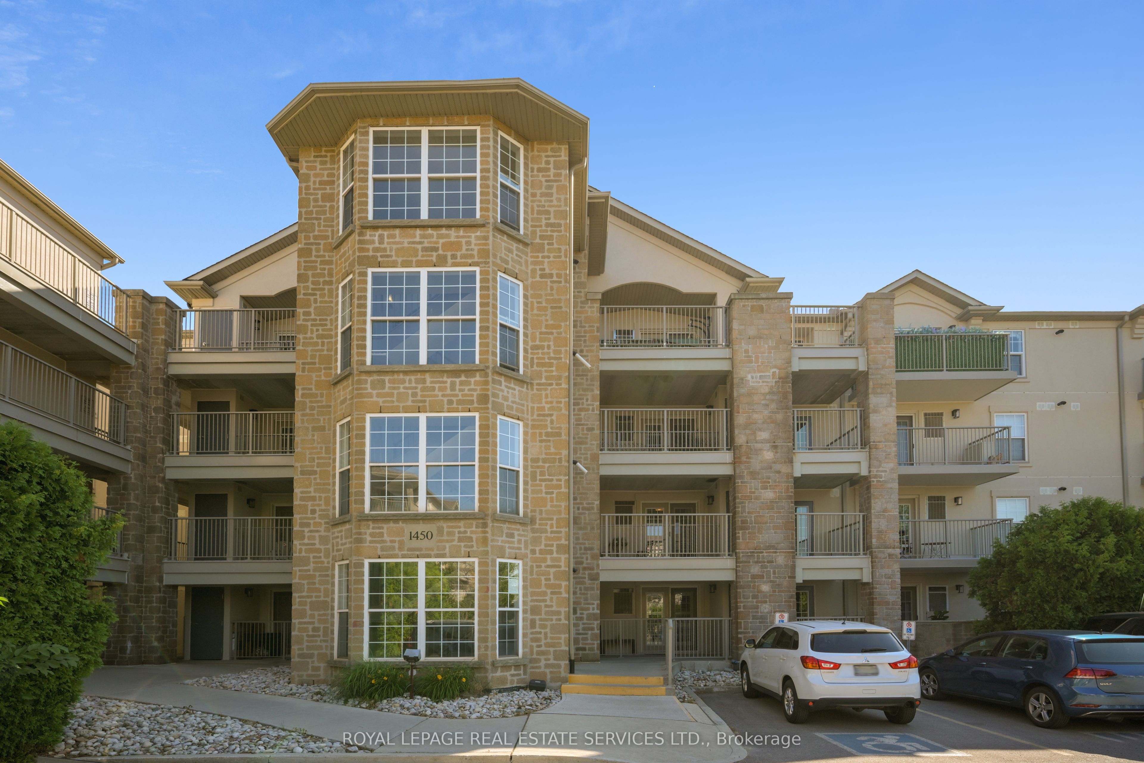 1450 Bishops Gate 207