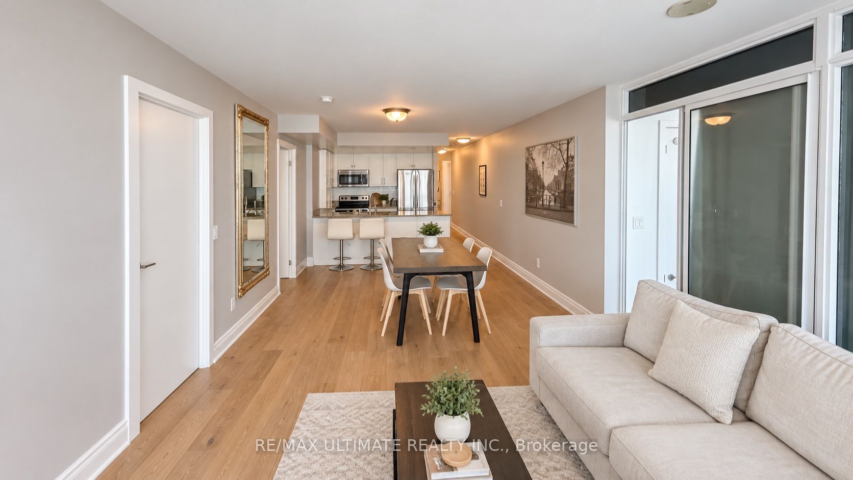 208 Queens Quay W 912