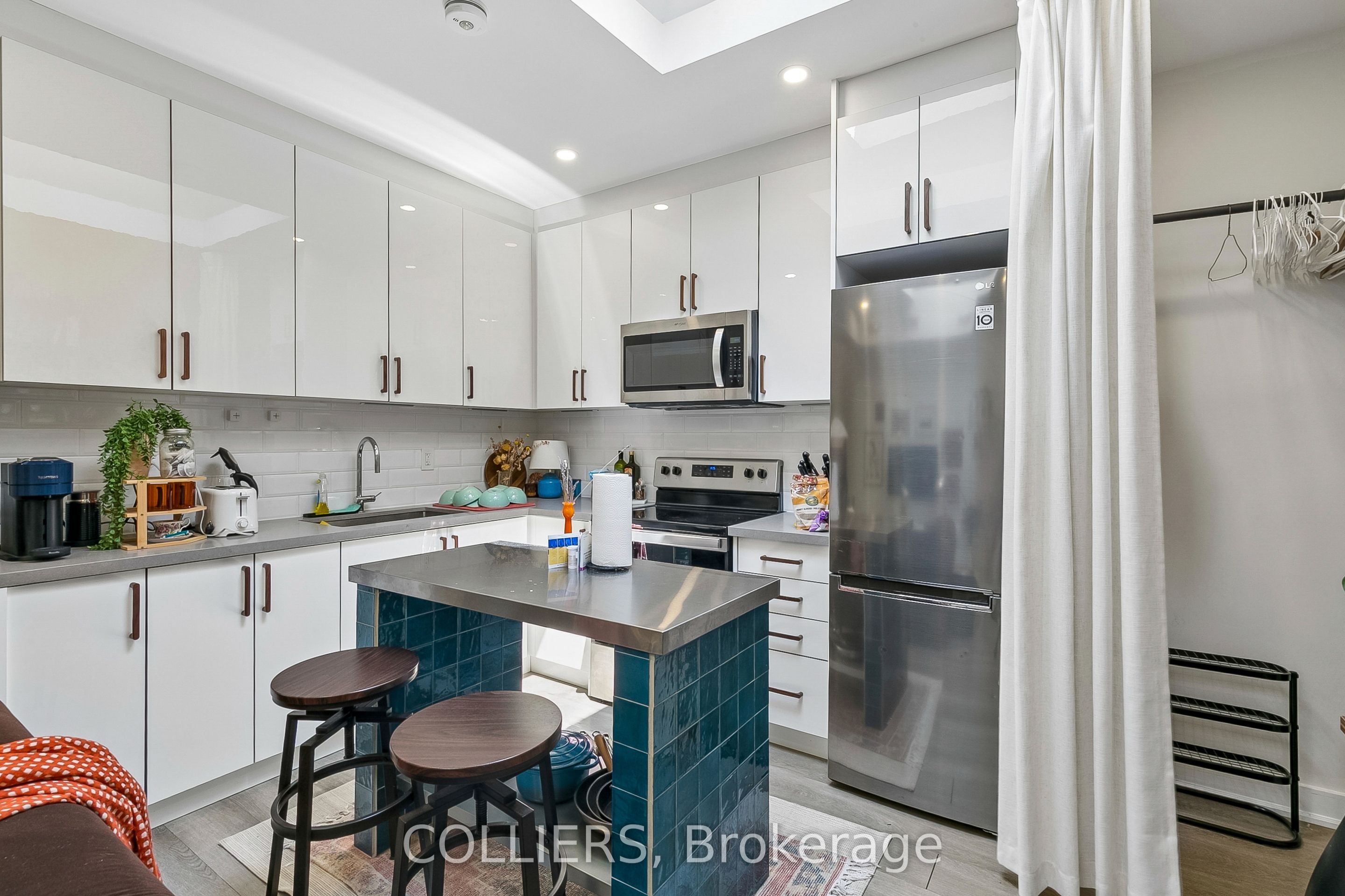 732 Queen Street E