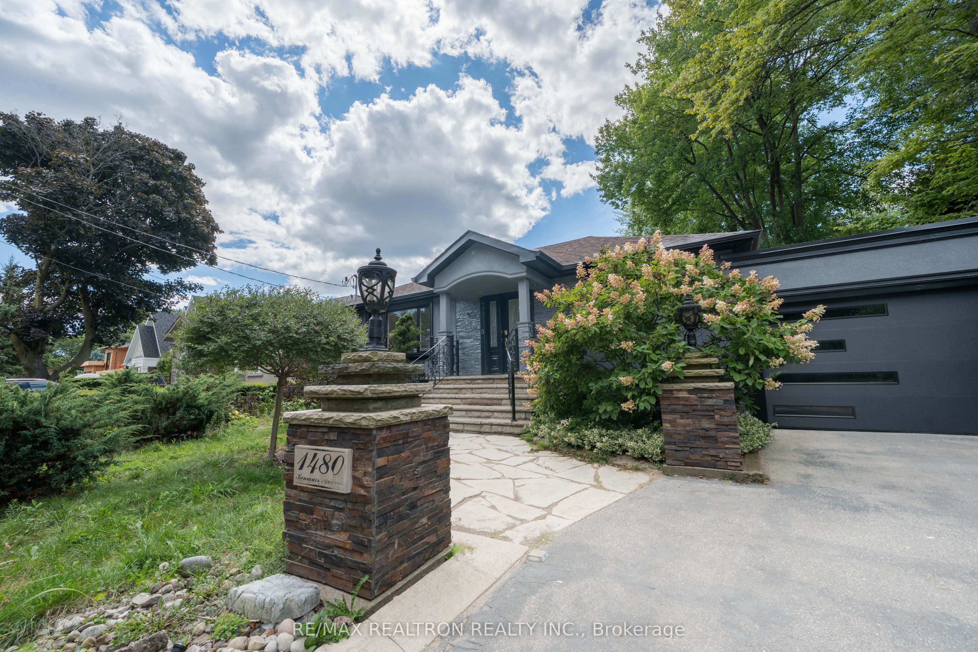 1480 Kenmuir Avenue