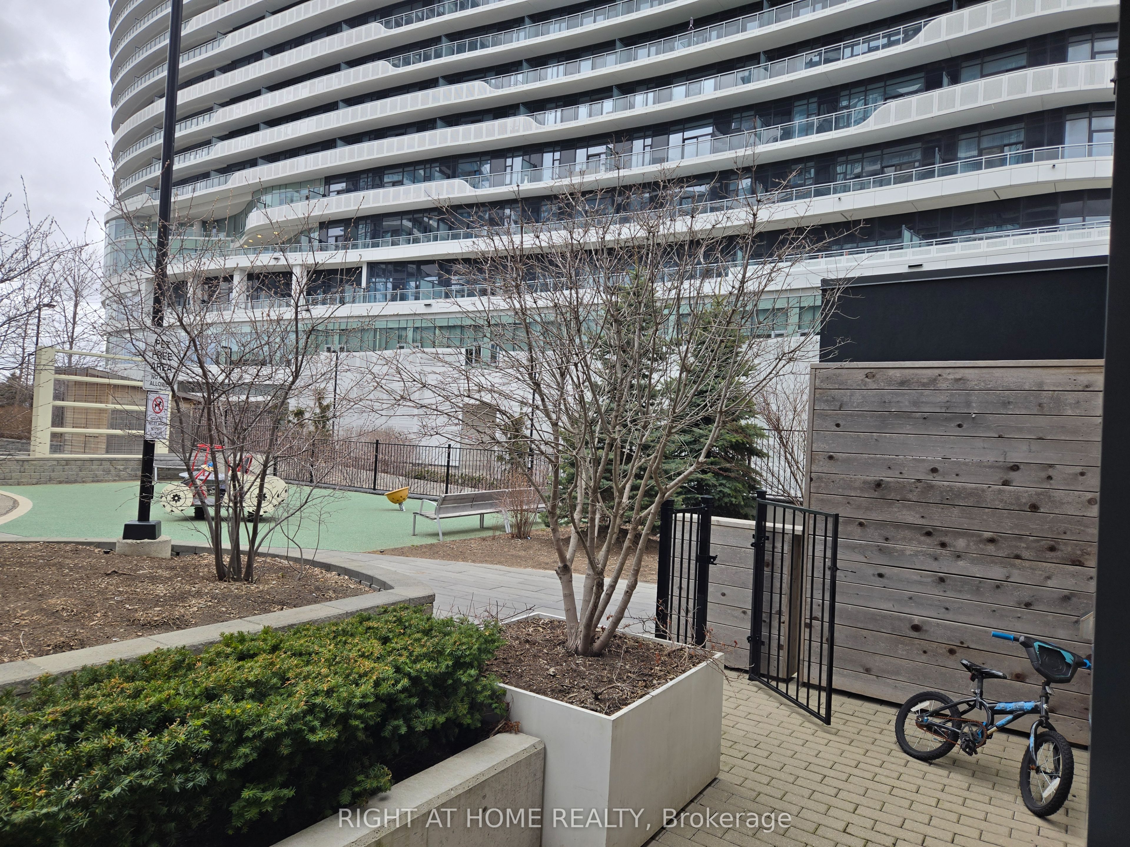 2530 Eglinton Avenue W 119