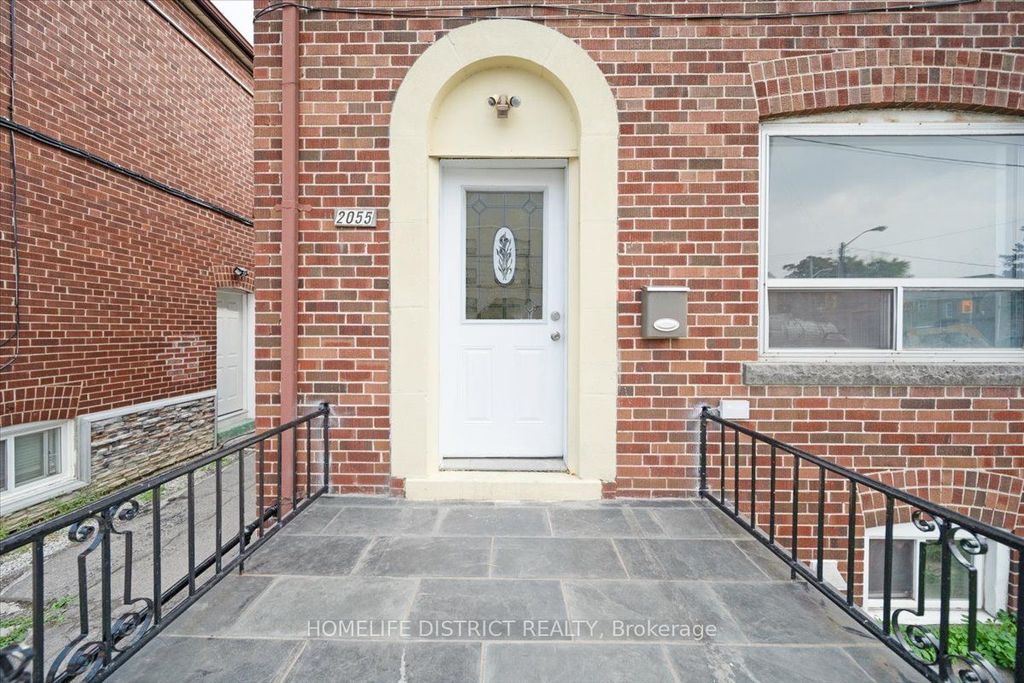 Photo of 2055 Eglinton Avenue W, Toronto, ON M6E 2K4 (MLS # W12685138)