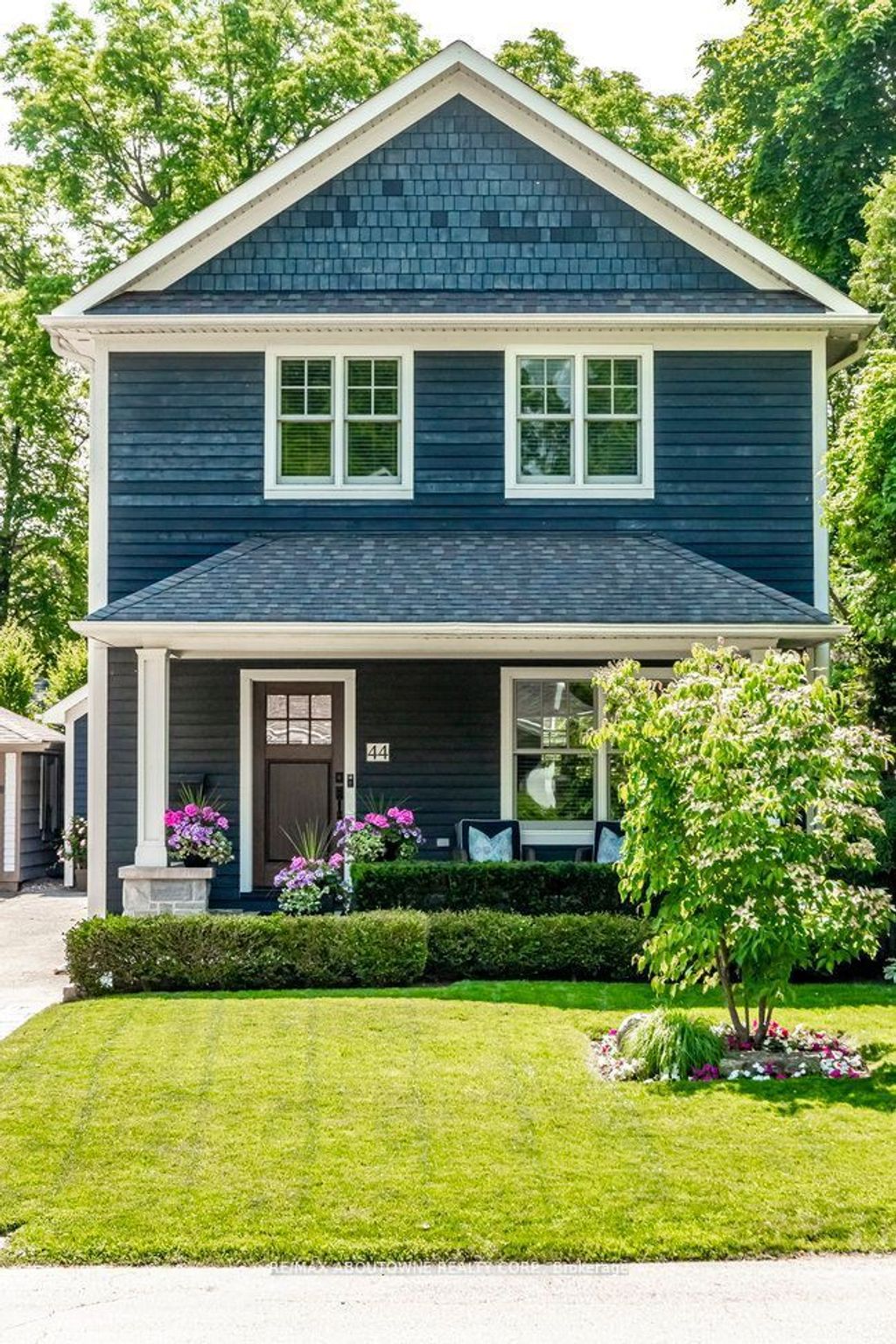 Photo of 44 Head Street, Oakville, ON L6K 1L5 (MLS # W13044812)