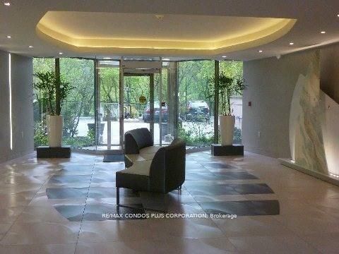 2261 Lake Shore Boulevard W 906