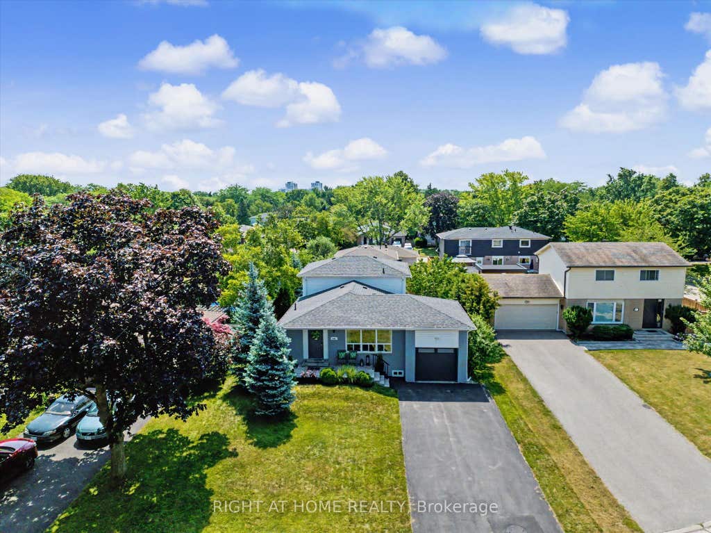 Photo of 461 Withnell Crescent, Oakville, ON L6L 3M1 (MLS # W13619482)