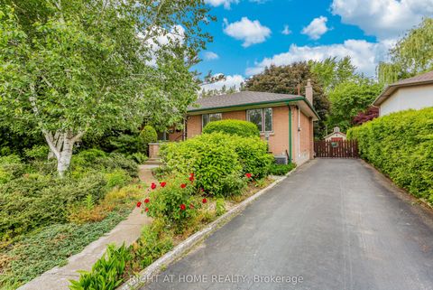 411 Maplehurst Avenue Oakville ON L6L 4Y3