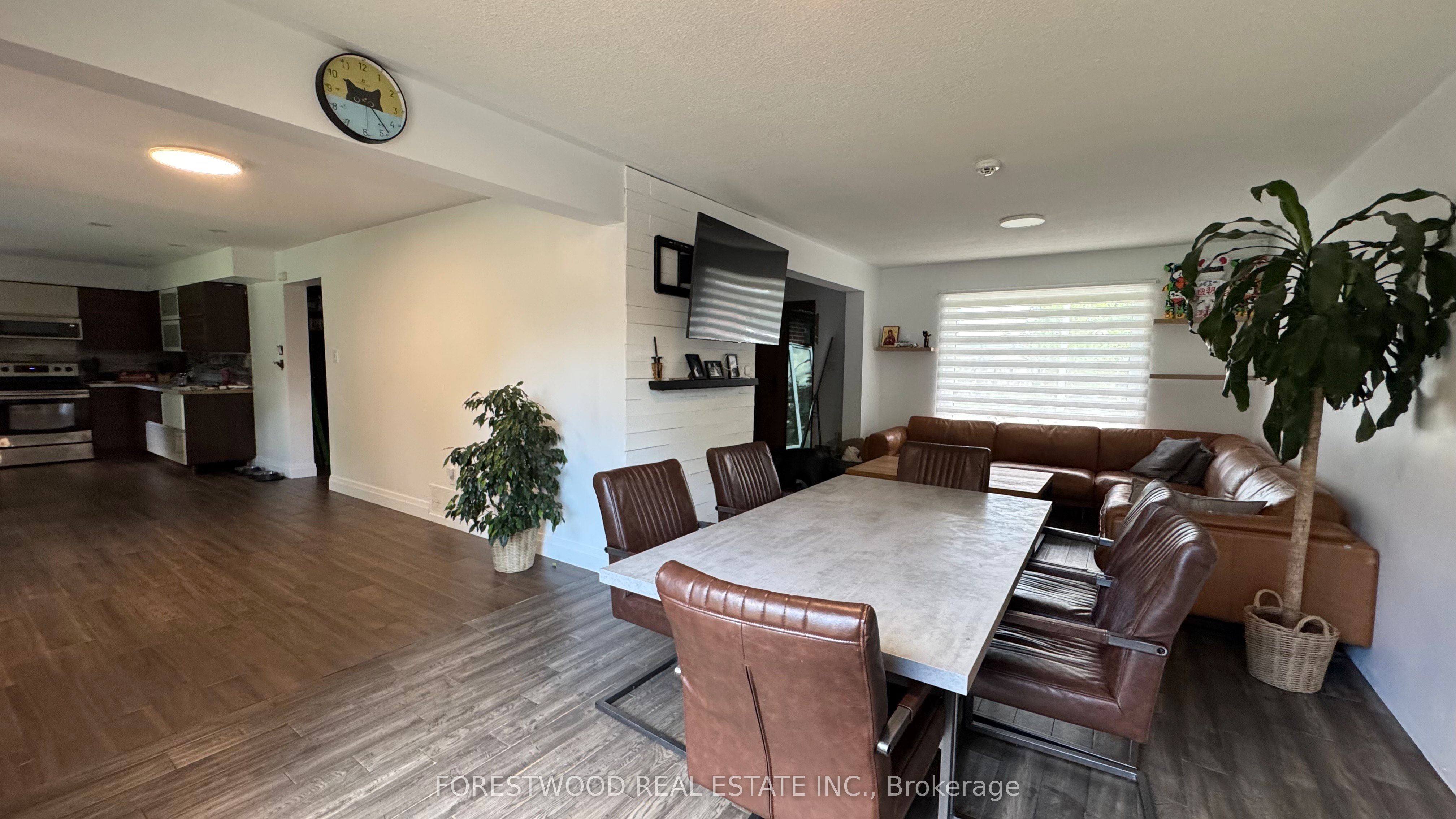 1690 Saltdene Terrace