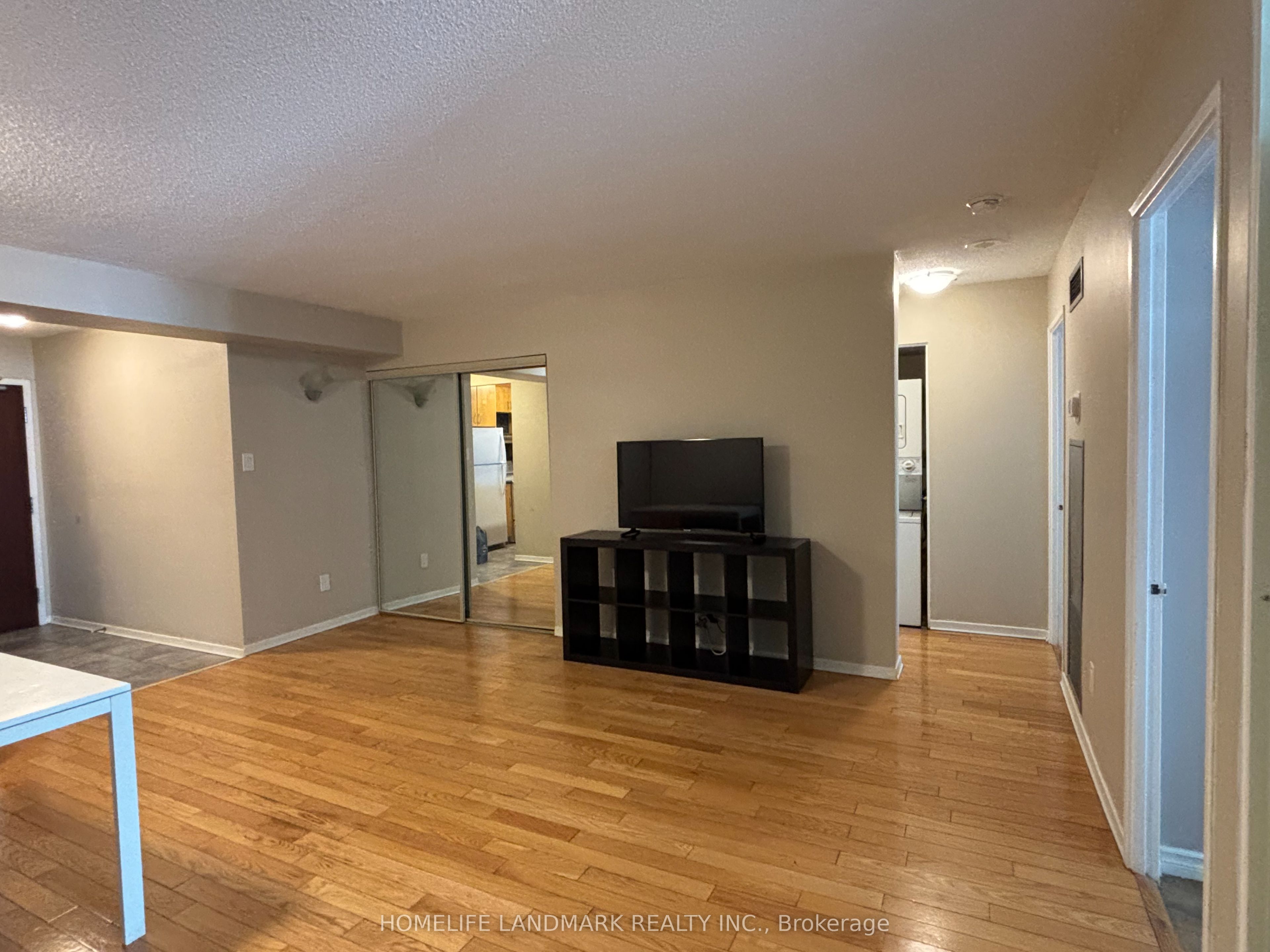 1055 Bay Street 1401
