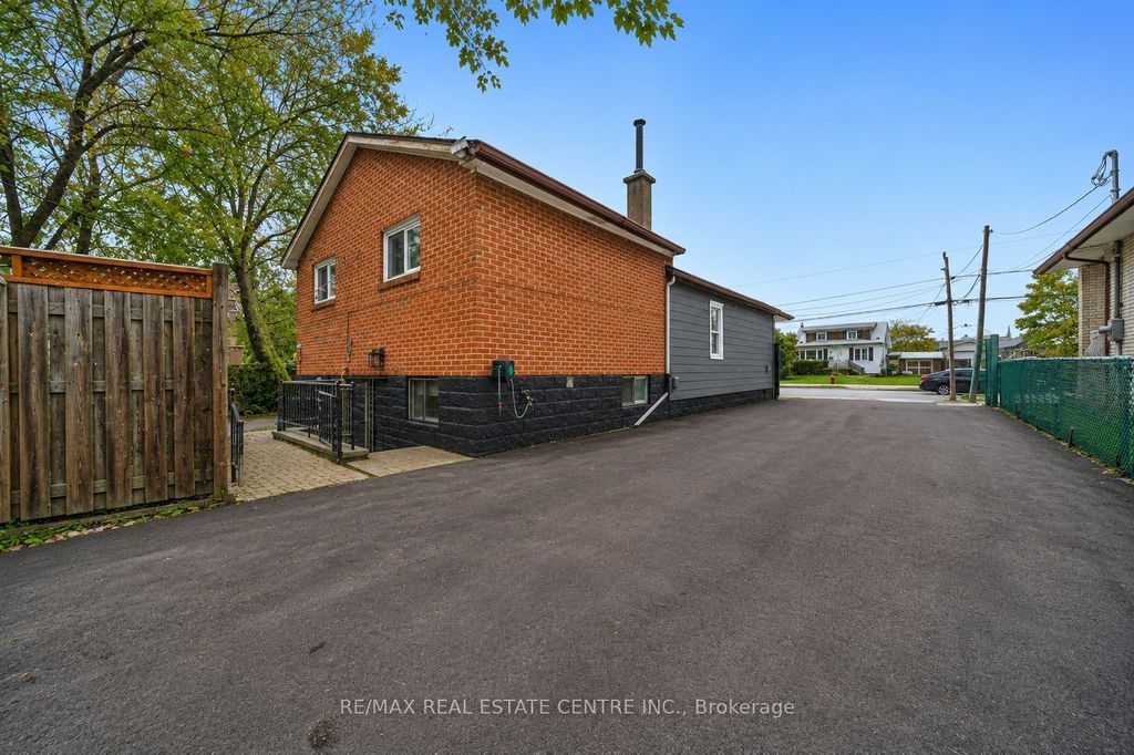Photo of 191 Margaret Avenue, Hamilton, ON L8E 2H6 (MLS # X13550062)