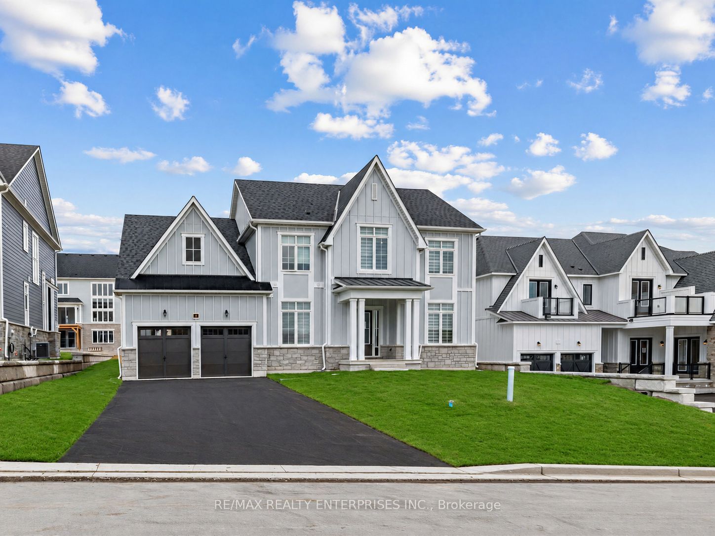 Photo 1 of 32 — 9 Herbert Avenue, Oro-Medonte, ON L0L 2L0