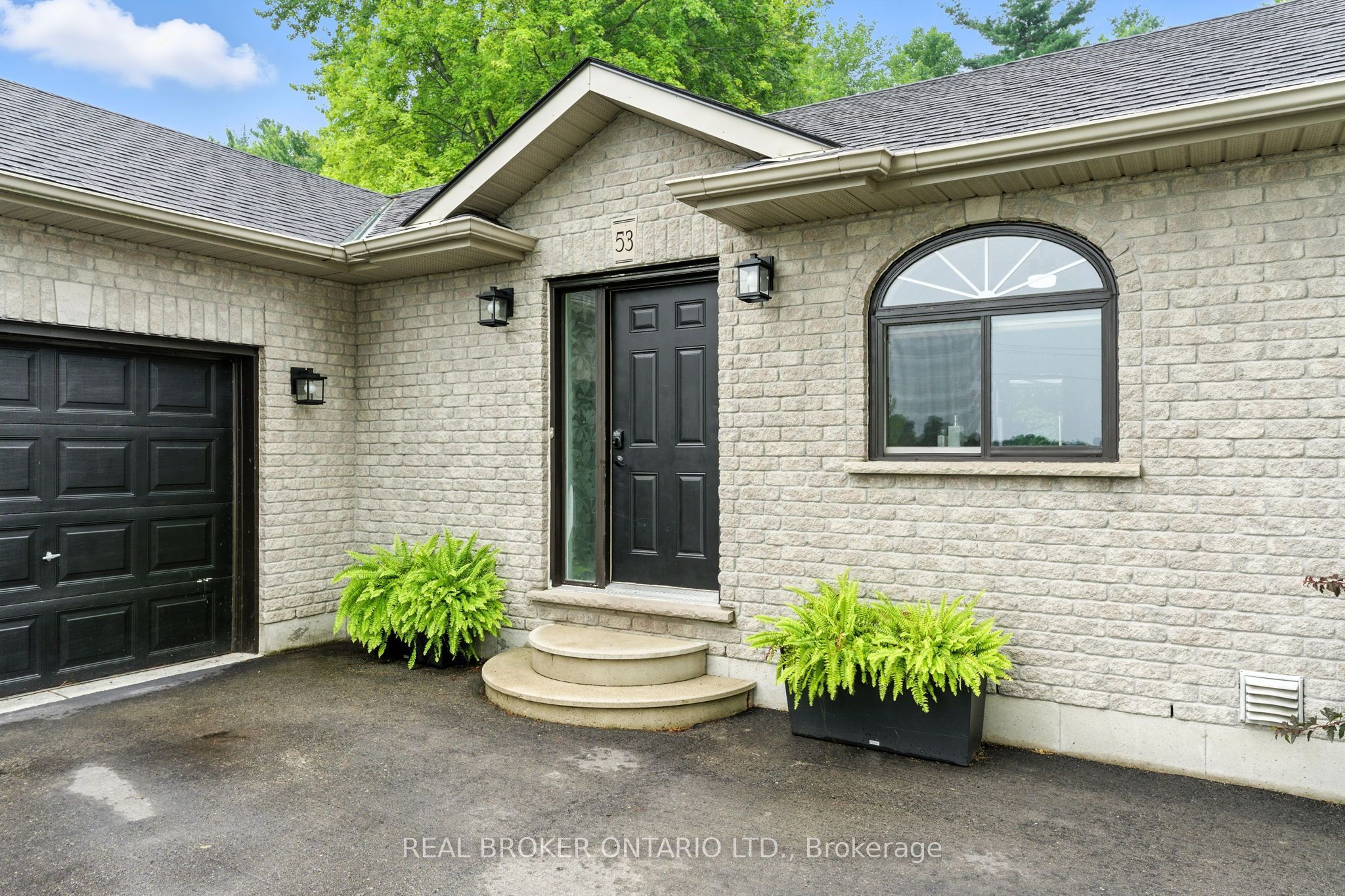 53 Hawtrey Road N