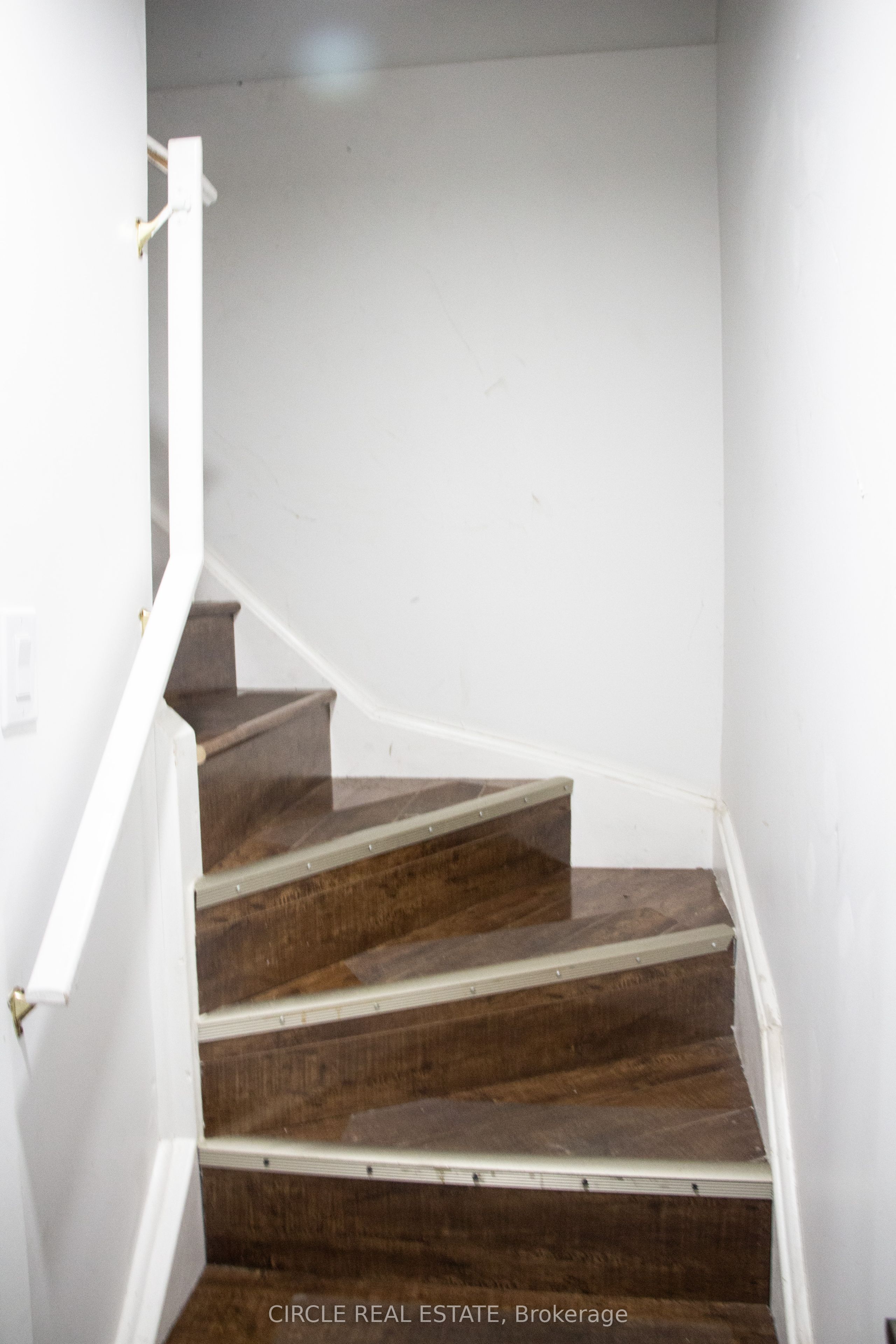 1204 McMullen (Basement) Crescent