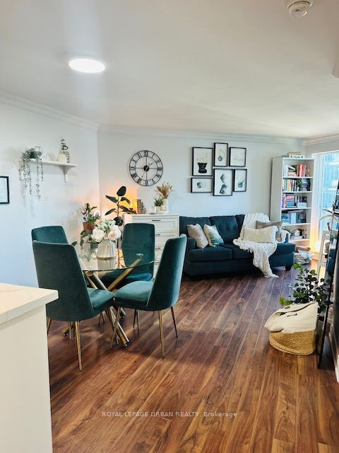 2121 Lake Shore Boulevard W 1010