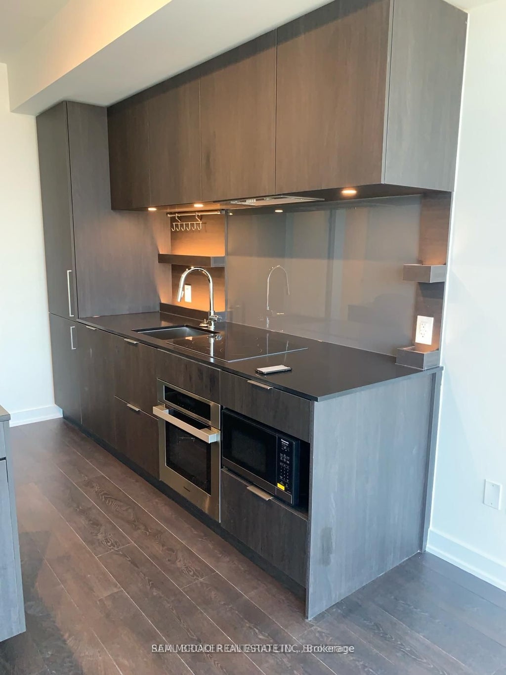 Photo of 28 Ann Street E #301, Mississauga, ON L5G 0E1 (MLS # W13529836)