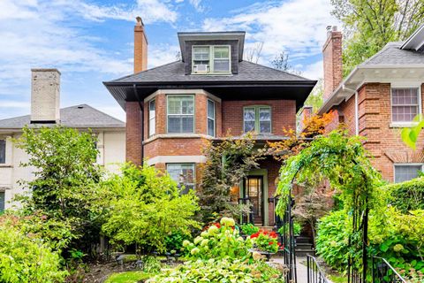 Photo of 38 Foxbar Road, Toronto, ON M4V 2G6 (MLS # C12704524)