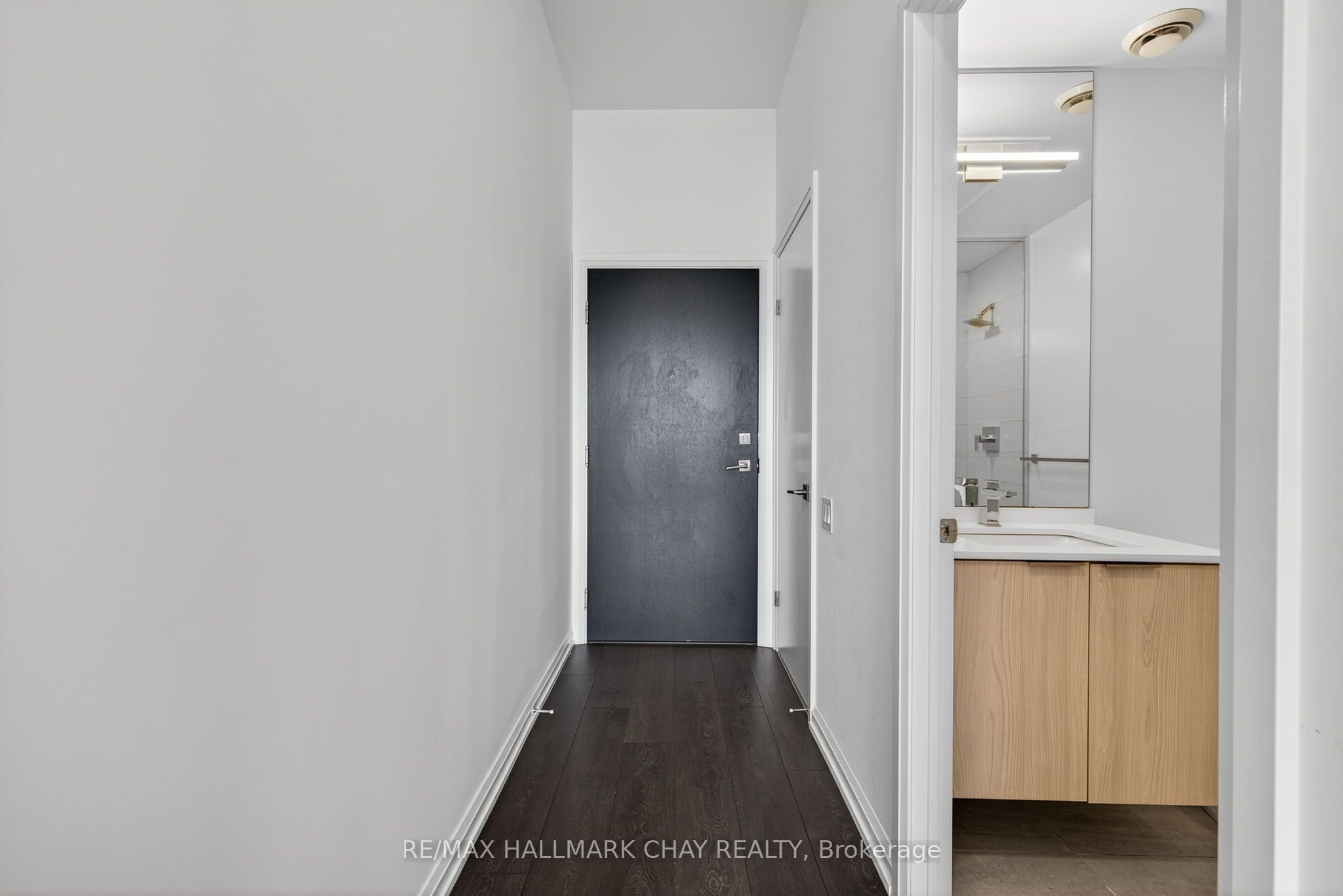 4208 Dundas Street W 522