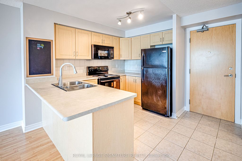 Photo of 212 Eglinton Avenue #402, Toronto, ON M4P 0A3 (MLS # C12375225)
