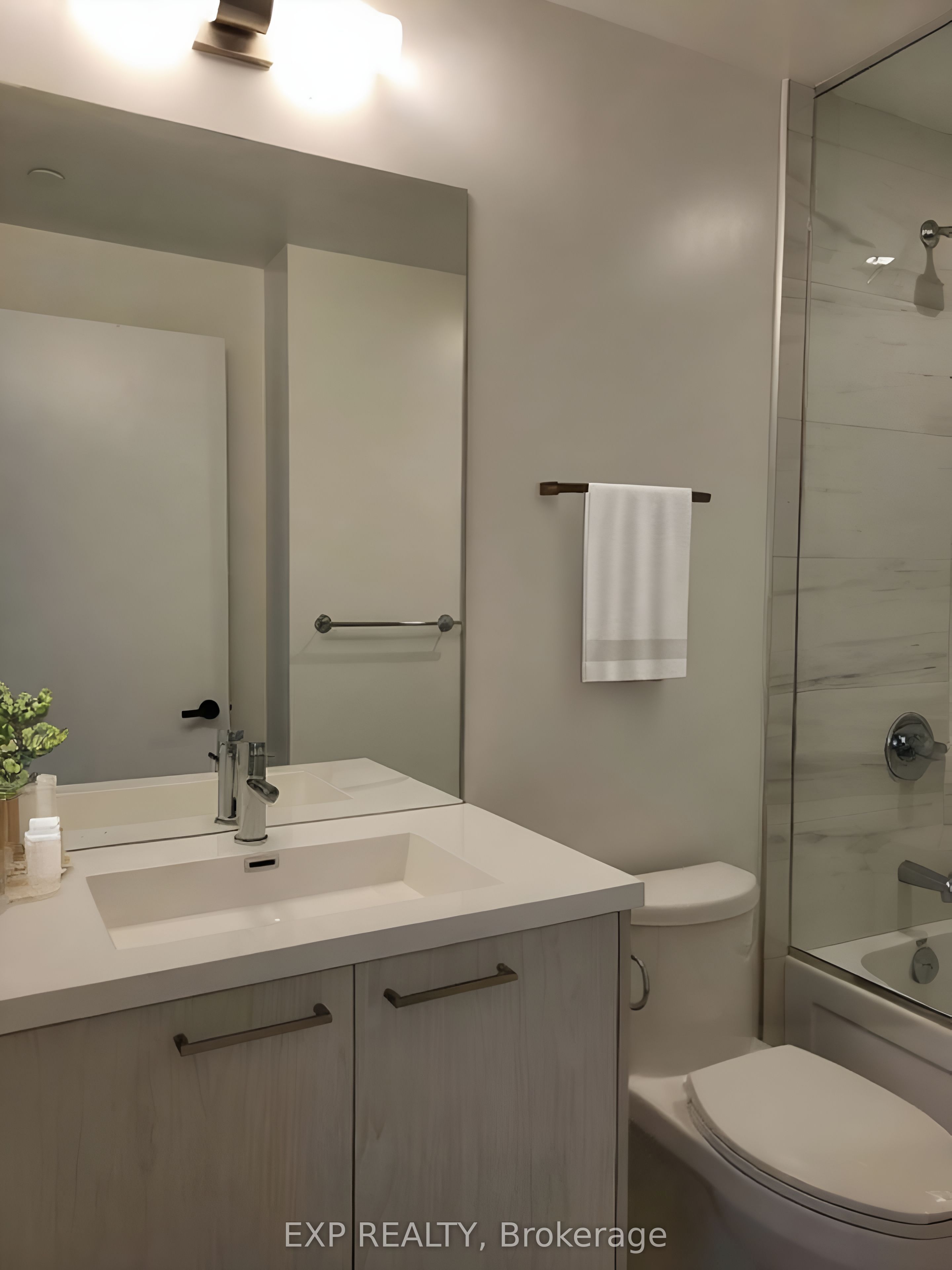 28 Interchange Way 2201