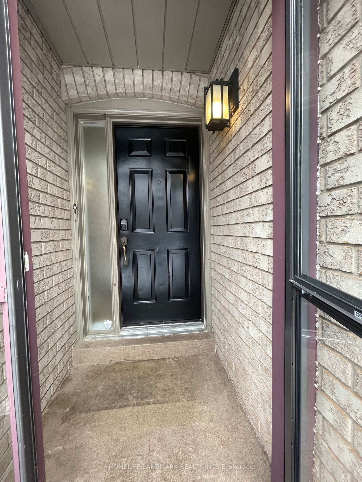 2194 Oak Bliss Crescent