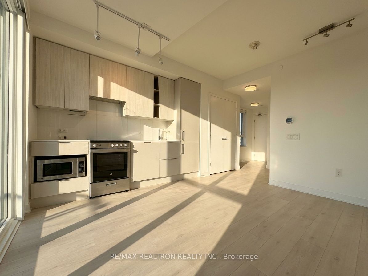 3900 Confederation Parkway 1411