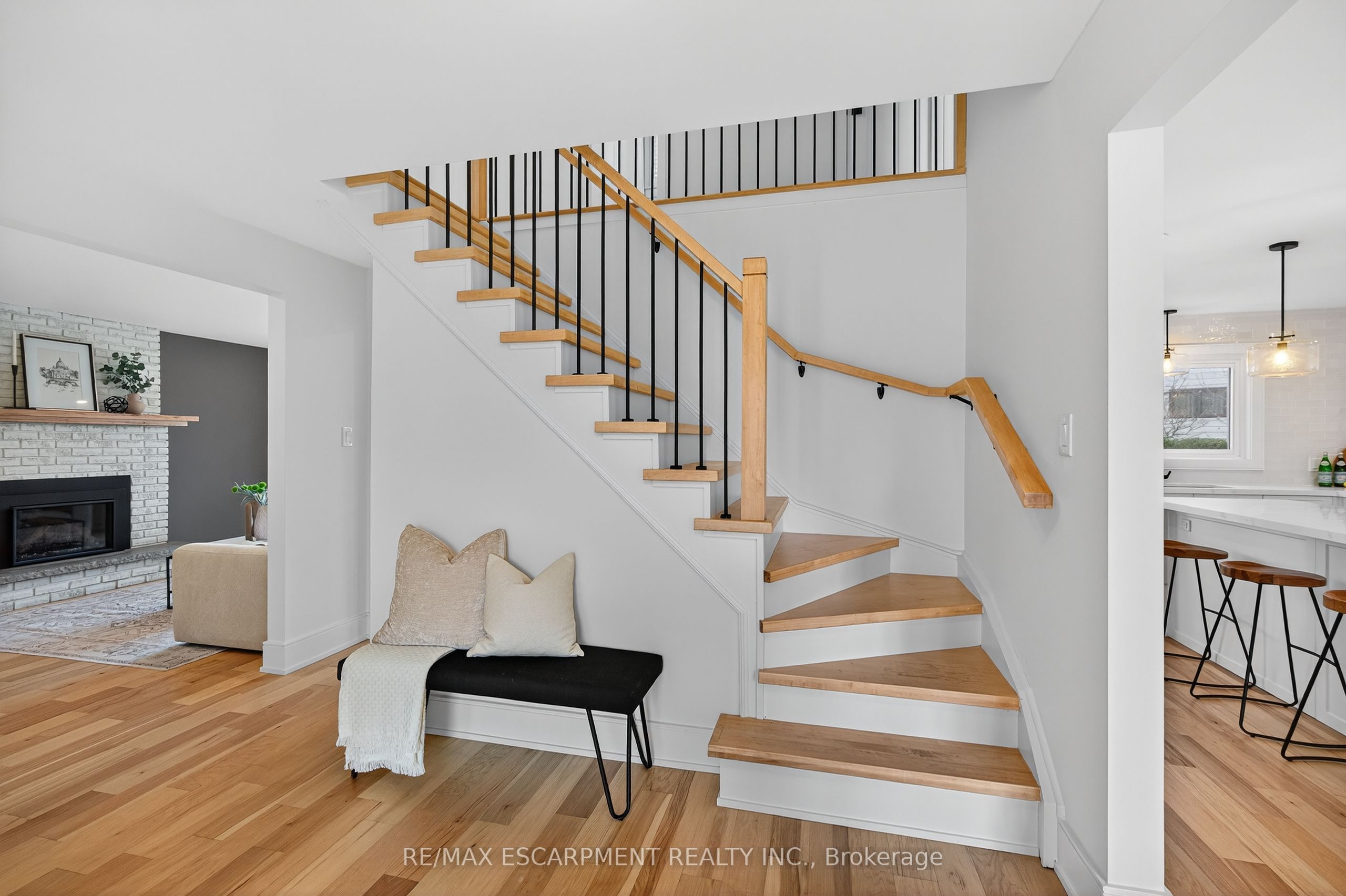 2347 Tweedsmuir Court