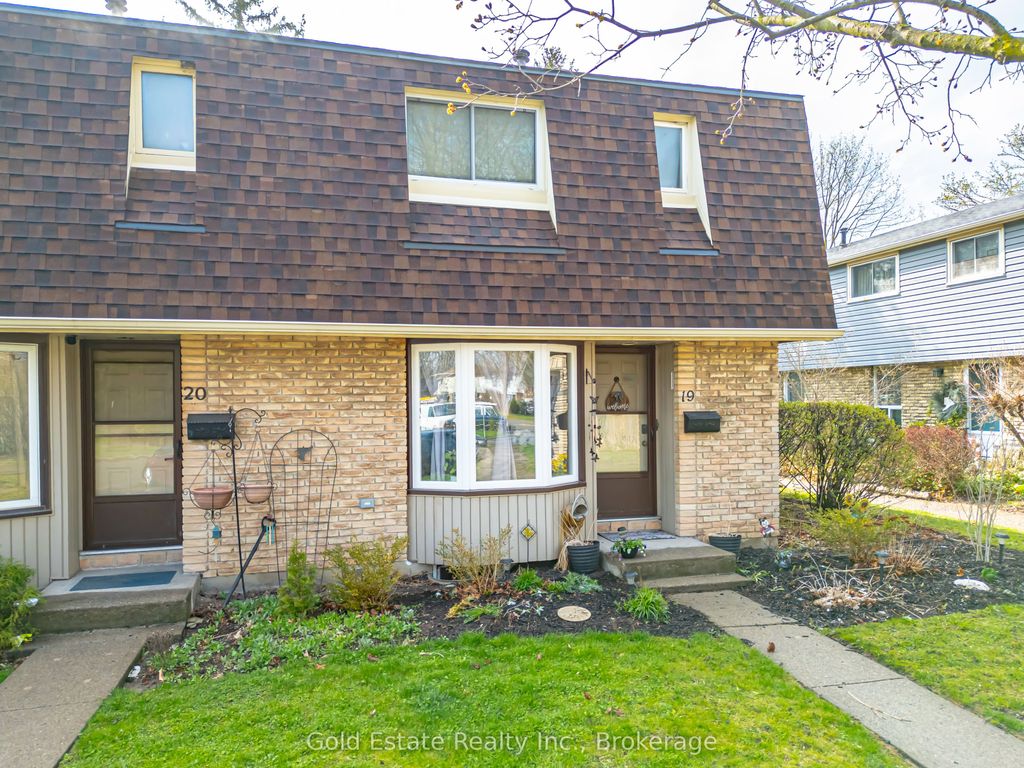 Photo of 18 BARRY Street #19, St. Catharines, ON L2R 7J6 (MLS # X13042346)