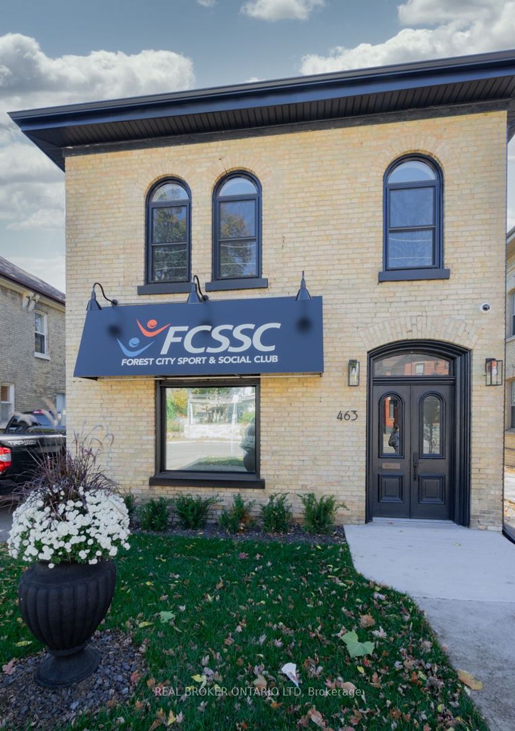 Photo of 463 King Street, London East, ON N6B 1S8 (MLS # X13453650)