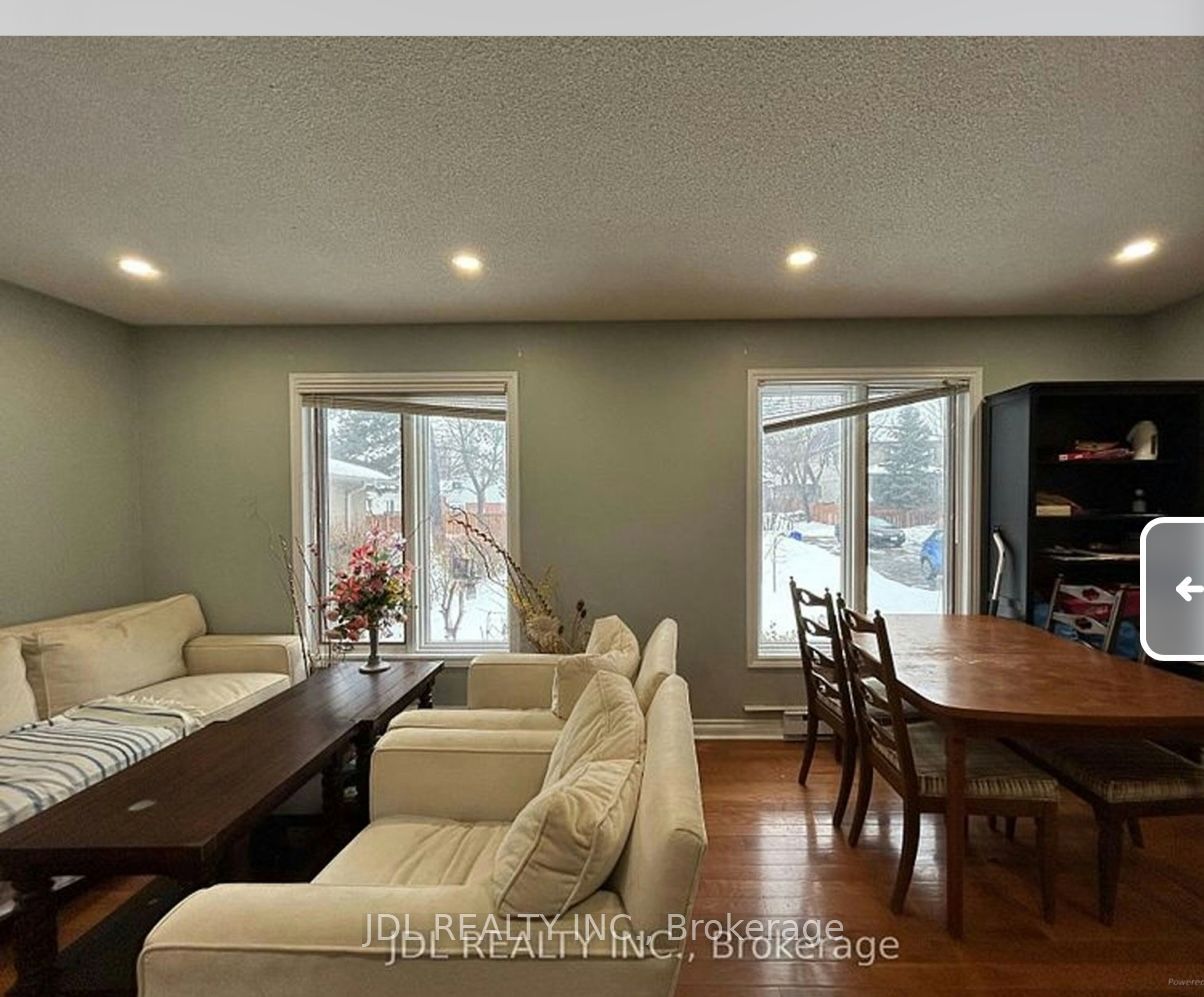 110 Robinson St Street One Bedroom Main Floor