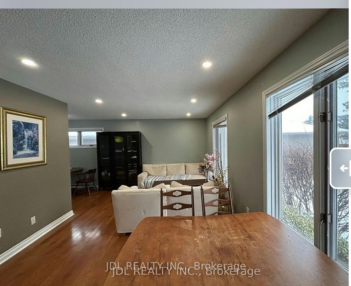 110 Robinson St Street One Bedroom Main Floor