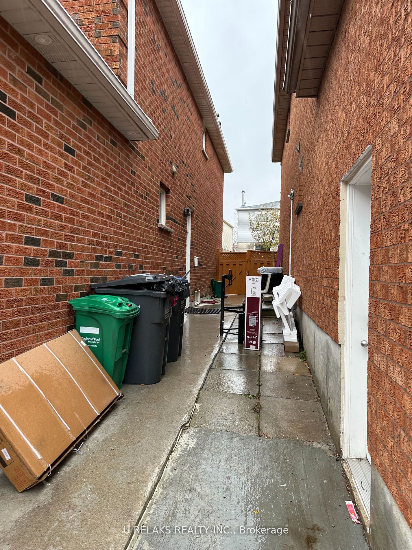 640 Farwell Crescent Basement