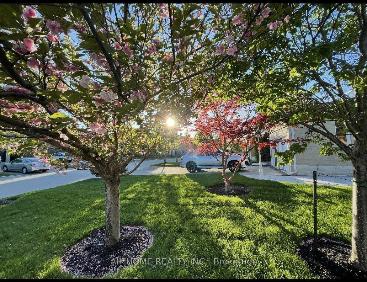 83 Houseman Crescent