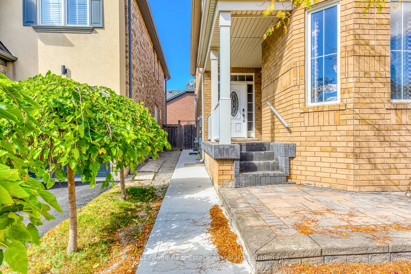 1052 Kelman Court Lower