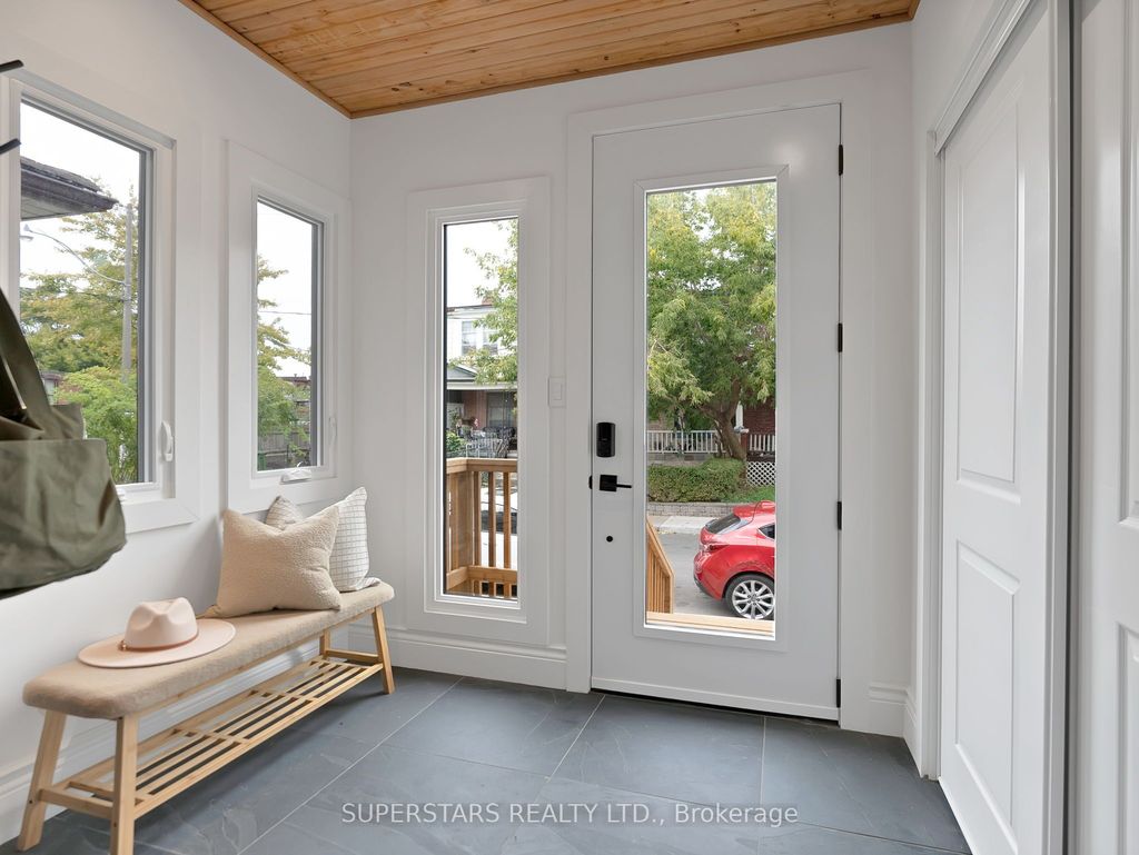 Photo of 11 Carling Avenue, Toronto, ON M6G 3S2 (MLS # W12393771)