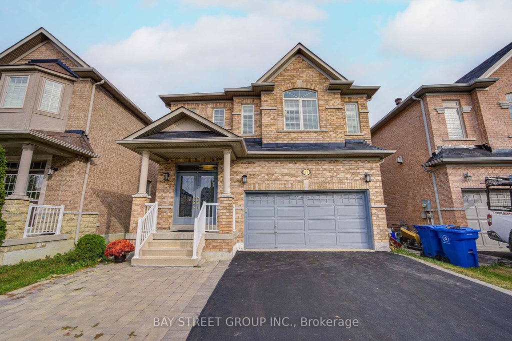 Photo of 11 Farmington Road, Whitchurch-Stouffville, ON L4A 0Y5 (MLS # N14084950)