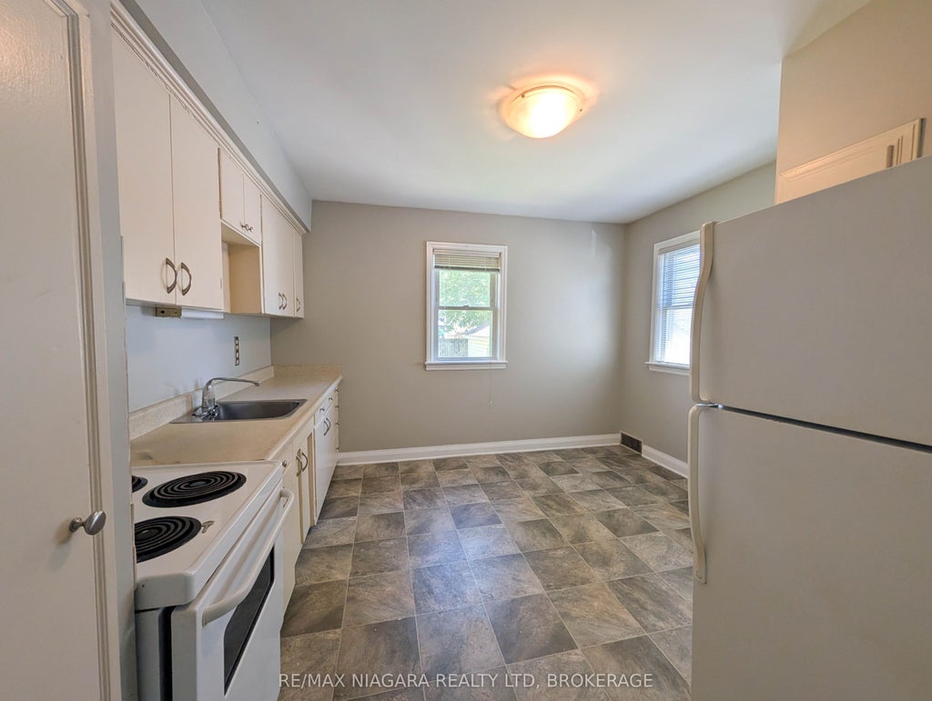 Photo of 106 Haig Street, St. Catharines, ON L2R 6L2 (MLS # X14032142)