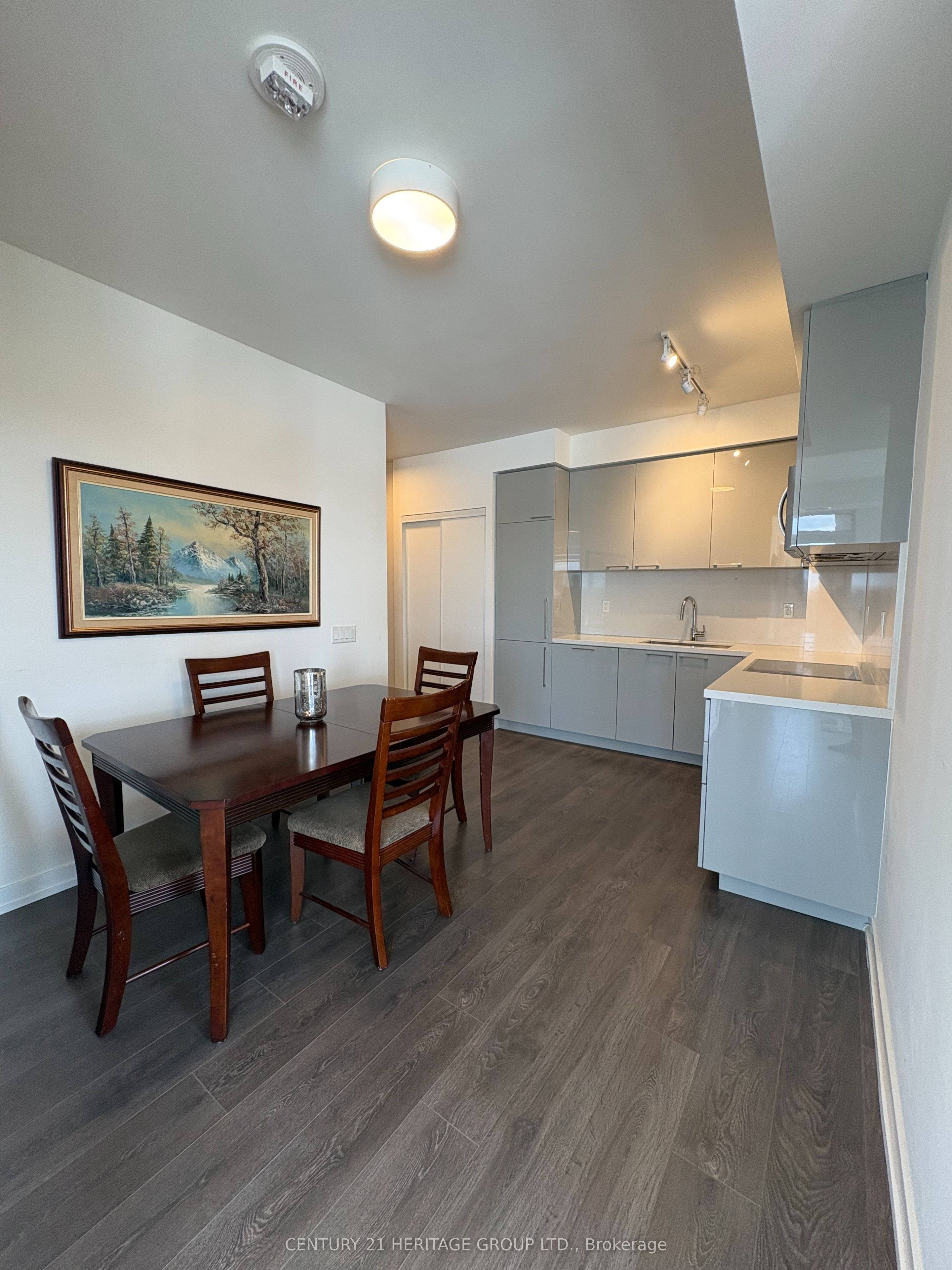 1 Grandview Avenue 1002
