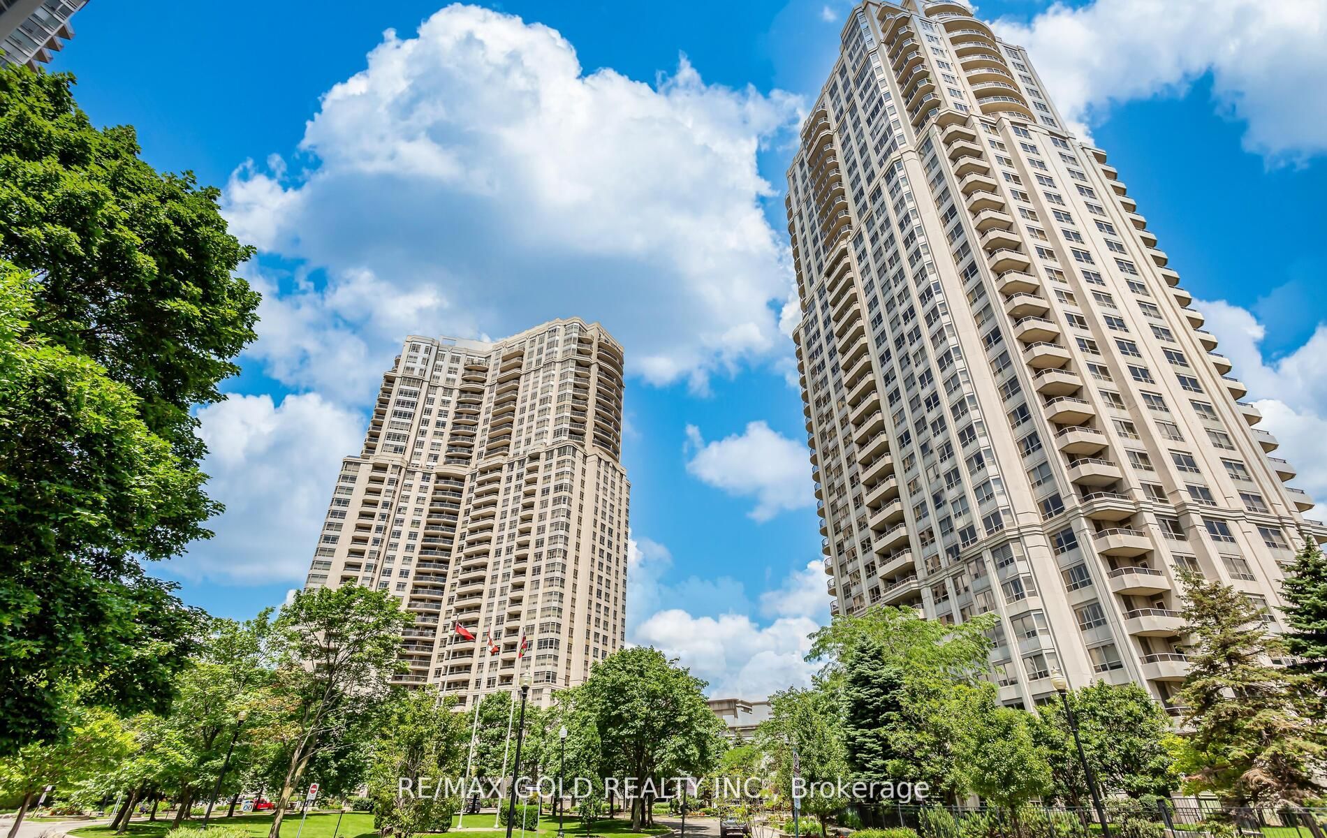 25 Kingsbridge Grdn Circle 224