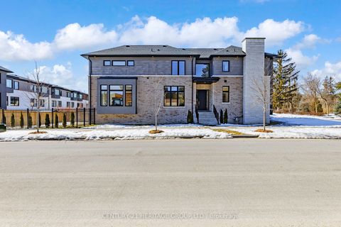 251 Oxford Street Richmond Hill ON L4C 7V7