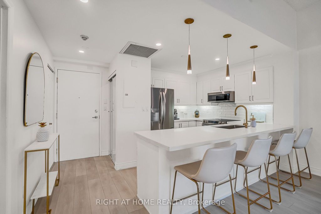 Photo of 4198 Dundas Street W #205, Toronto, ON M8X 1Y6 (MLS # W12405766)
