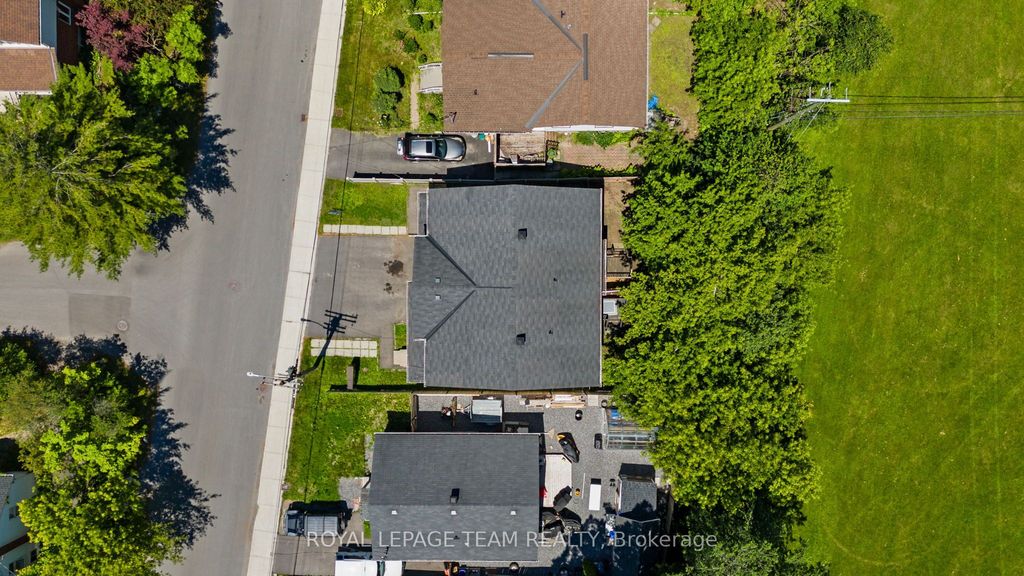 Photo of 1991 Banff Avenue, Hunt Club - South Keys and Area, ON K1V 7X6 (MLS # X13524870)