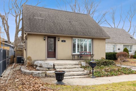 11 Chelsea Drive Toronto ON M8W 4R5